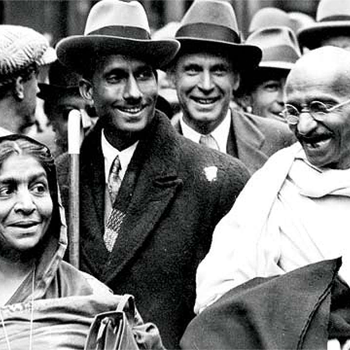Mahatma Gandhi at Boulogne station with Sarojini Naidu, on the way to England to attend the Round Table Conference 
