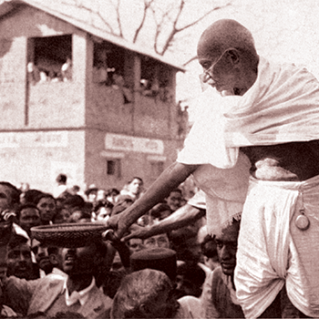 Gandhiji during Harijan tour 
